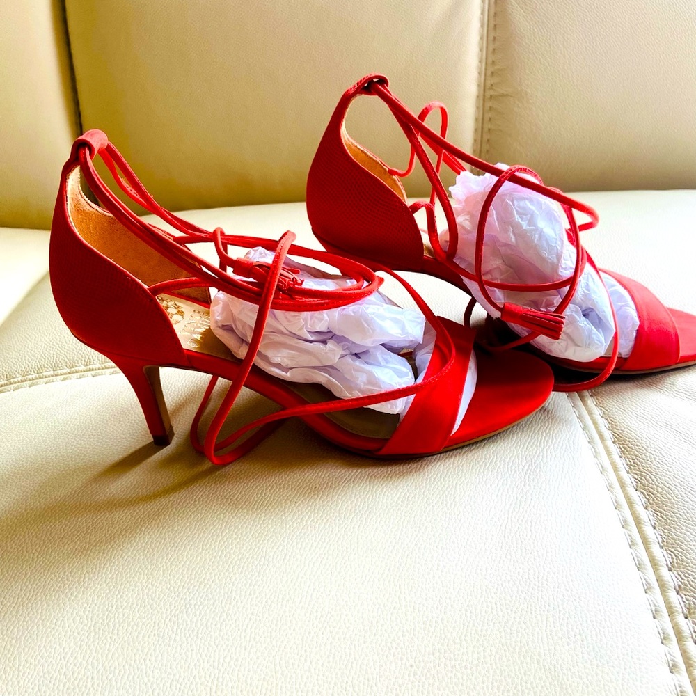 Brand new Vince Camuto heels, Size 6.5